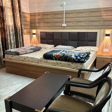 Dream Land Hotel Jammu Bagian luar foto