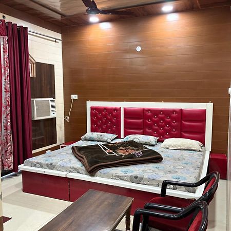 Dream Land Hotel Jammu Bagian luar foto