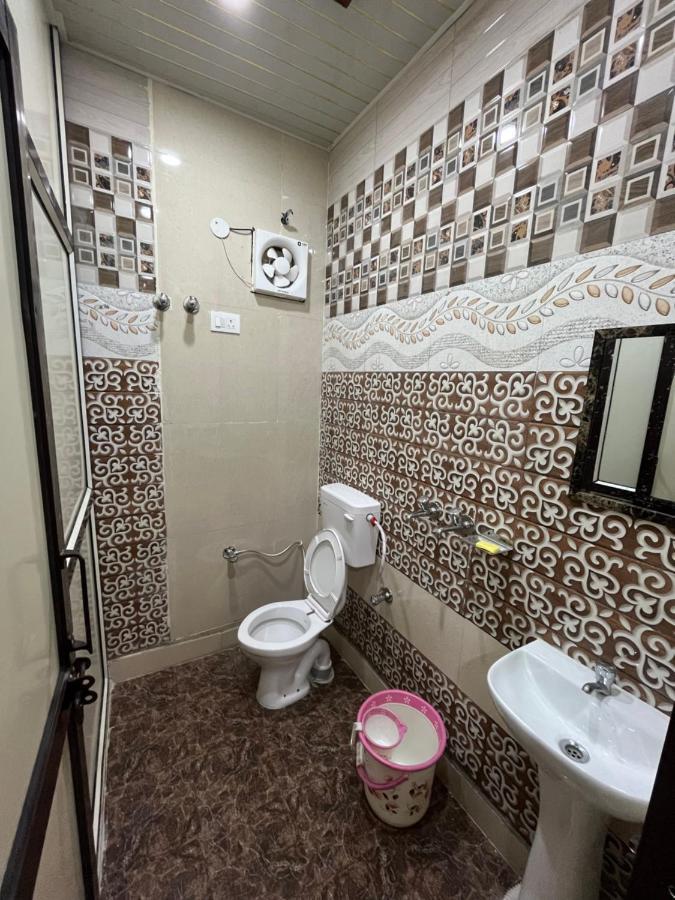 Dream Land Hotel Jammu Bagian luar foto