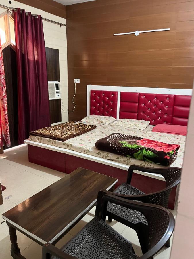 Dream Land Hotel Jammu Bagian luar foto