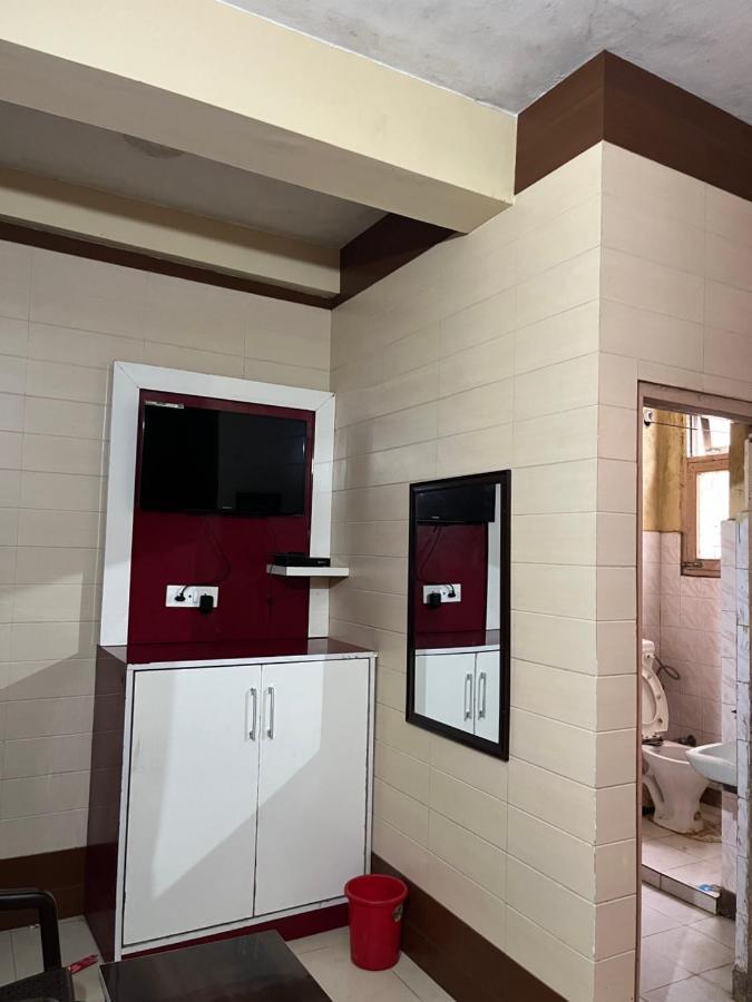Dream Land Hotel Jammu Bagian luar foto