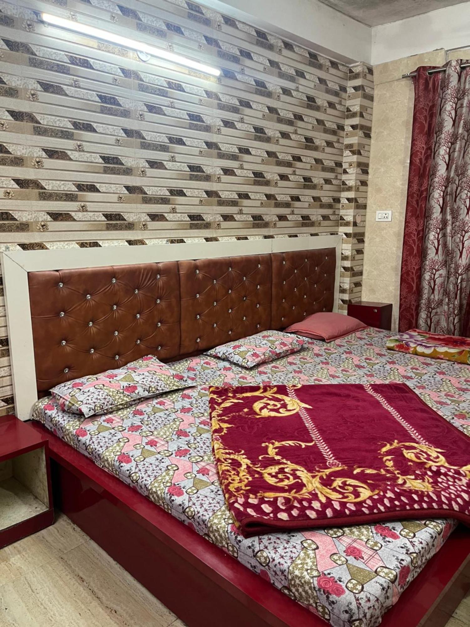Dream Land Hotel Jammu Bagian luar foto