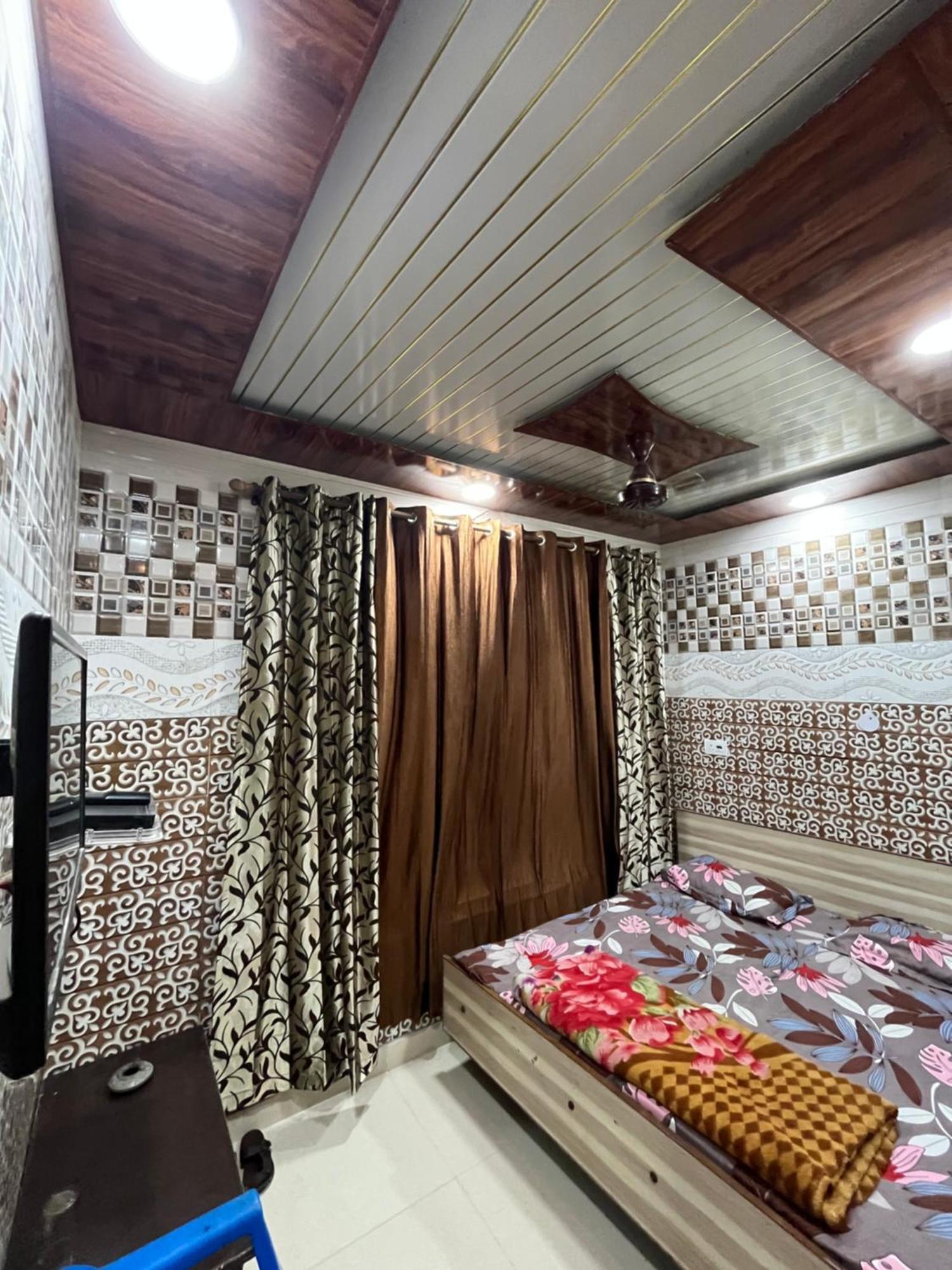 Dream Land Hotel Jammu Bagian luar foto