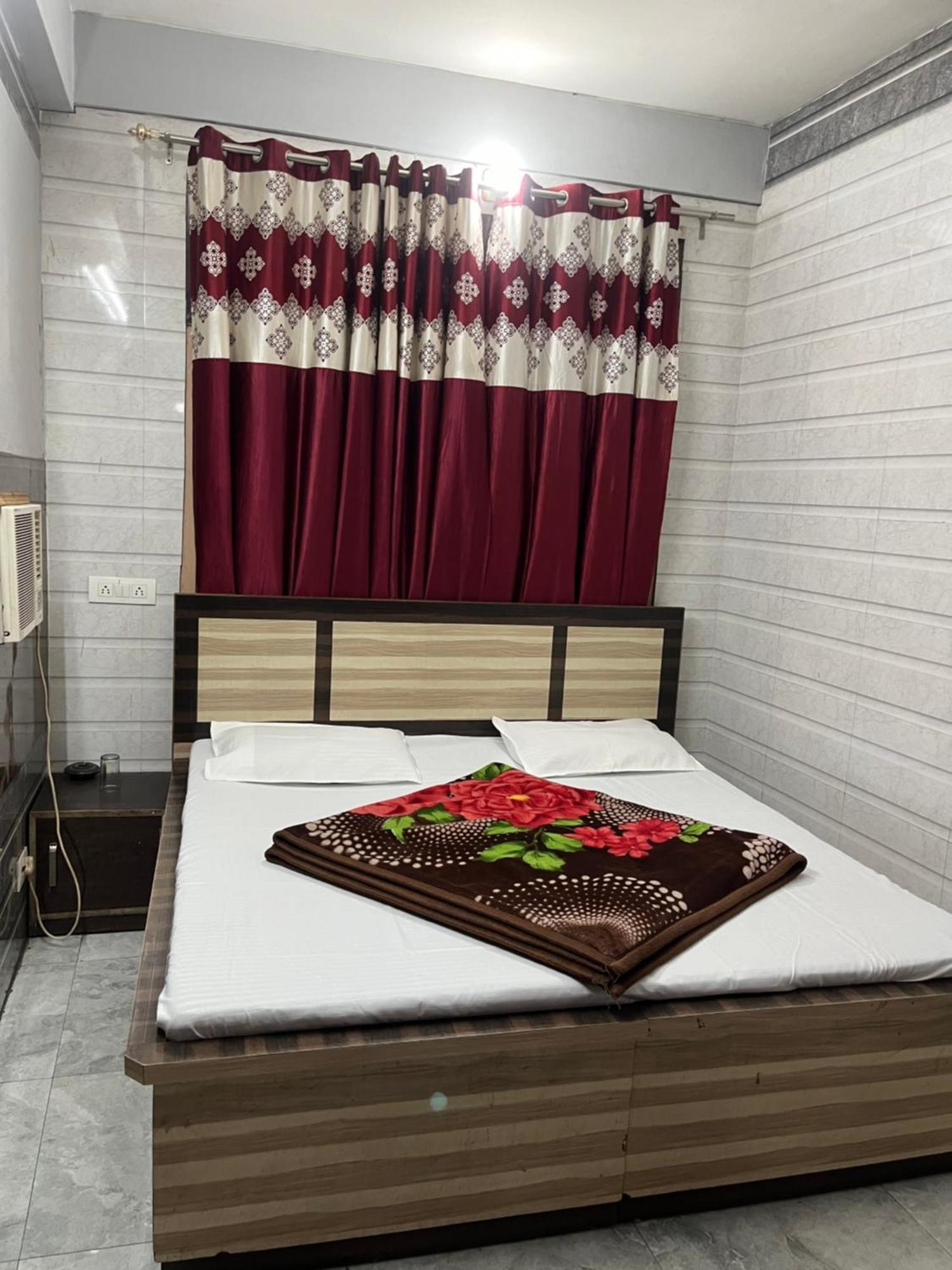 Dream Land Hotel Jammu Bagian luar foto