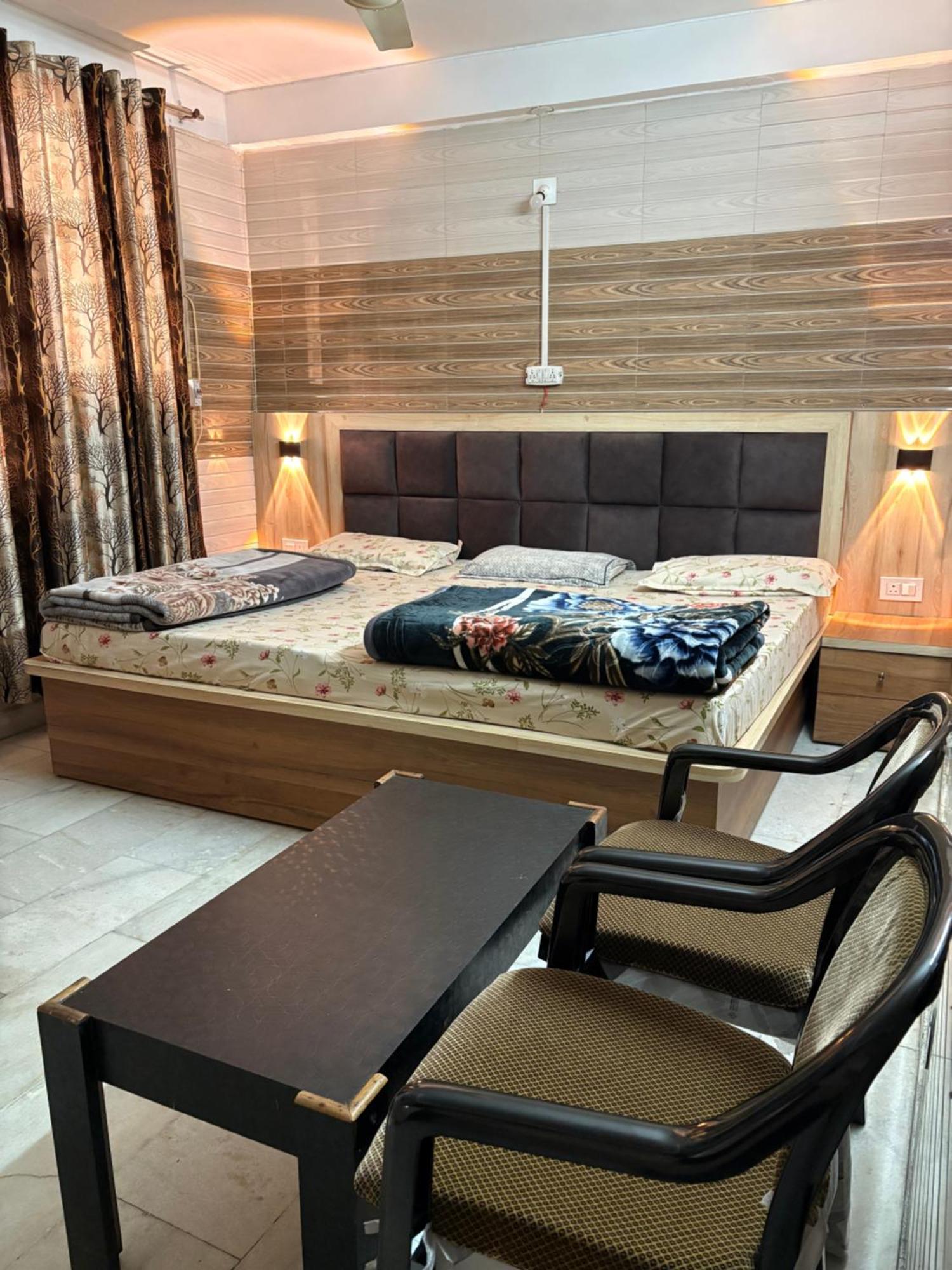Dream Land Hotel Jammu Bagian luar foto