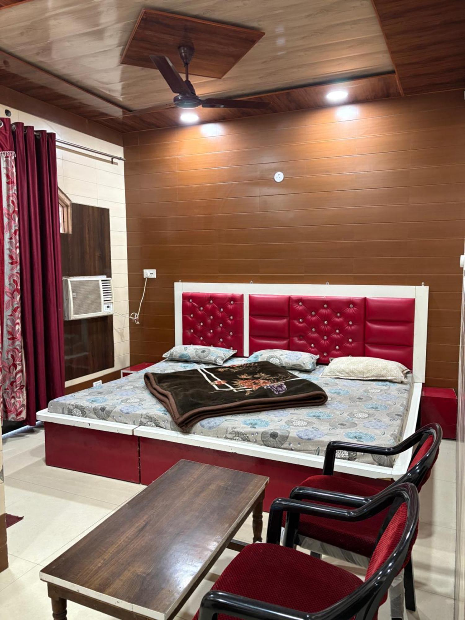 Dream Land Hotel Jammu Bagian luar foto