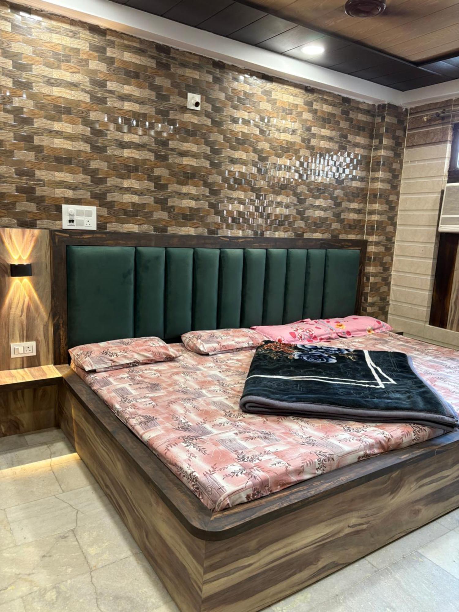 Dream Land Hotel Jammu Bagian luar foto