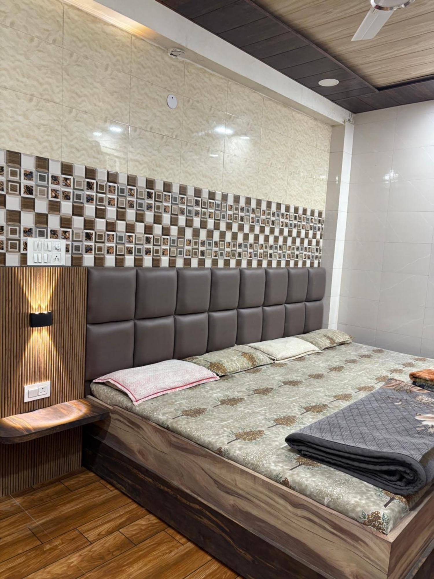 Dream Land Hotel Jammu Bagian luar foto